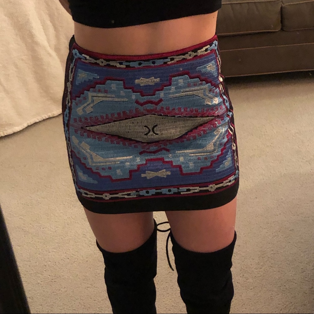 Embroidered Aztec mini skirt - Picture 6 of 6